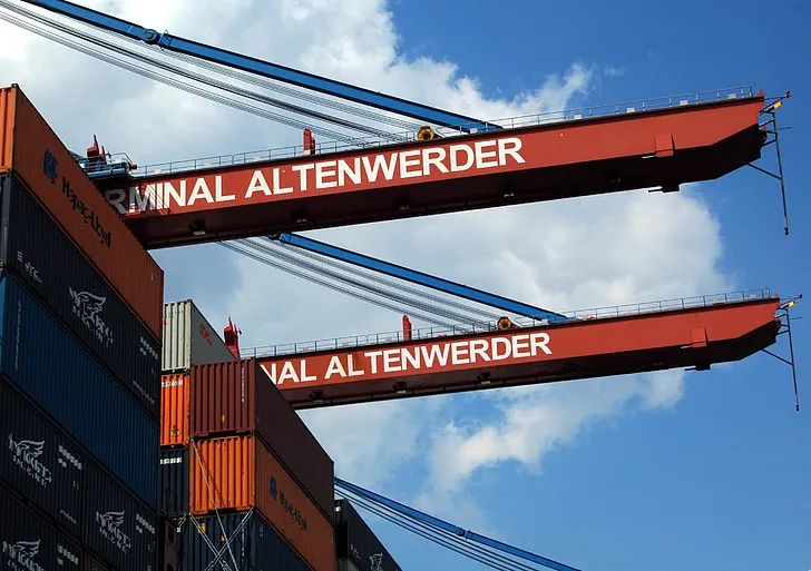 意外！美國四月份進(jìn)口上升，竟因中國對(duì)美貨運(yùn)量反彈？