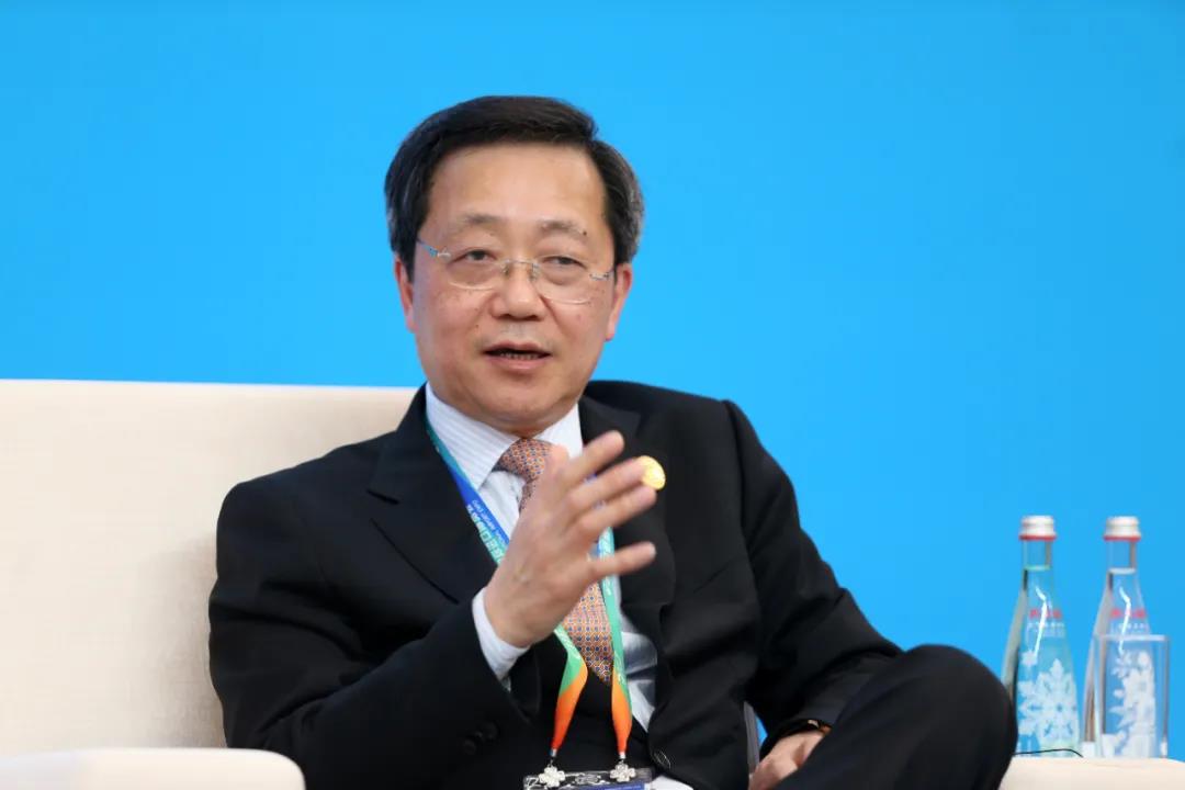 許立榮: 境內(nèi)經(jīng)濟活動采用人民幣結(jié)算十分迫切｜為全球海運和貿(mào)易爭端處理注入更多“中國元素”  