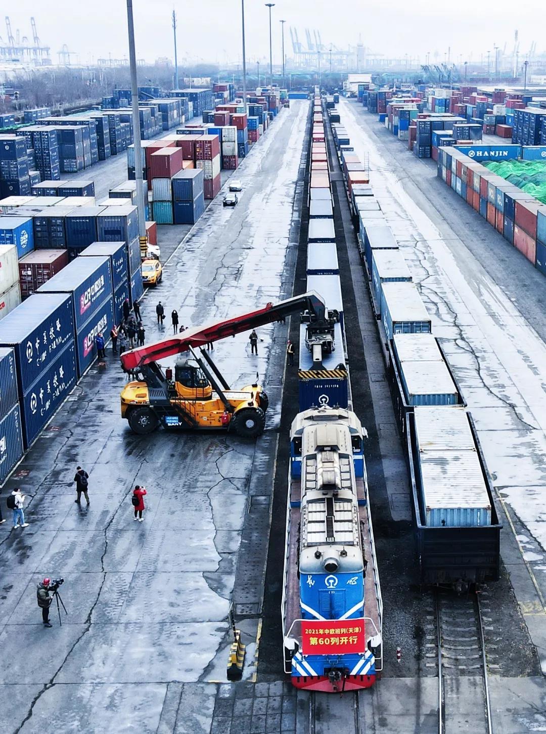 一箱難求！中歐班列連續(xù)9個月單月開行超千列仍顯運力不足