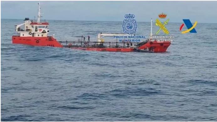 船只運(yùn)毒遭攔截, 船員"自殺式"沉船毀證據(jù)！