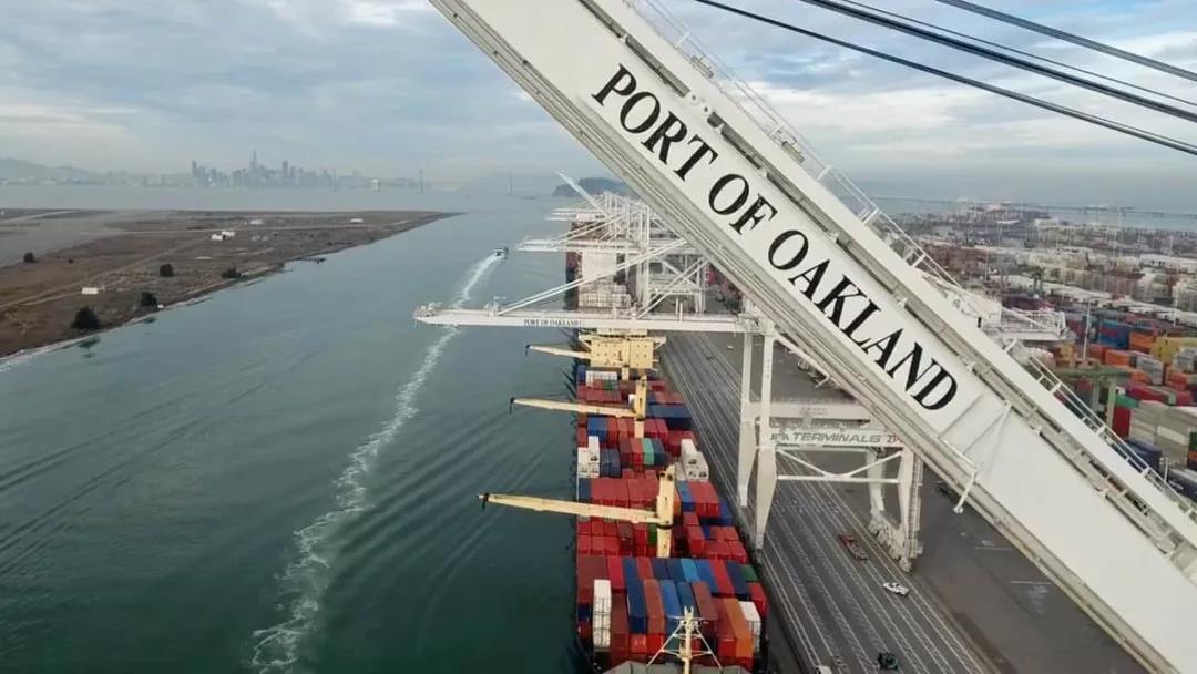 美西擁堵蔓延，奧克蘭港排起長龍！薩凡納有船舶等待，紐約有擁堵跡象