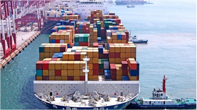 悲喜集裝箱船! 近10年, 一邊撐起全球90%非散貨海運(yùn), 一邊制造2000起事故!...情何以堪?