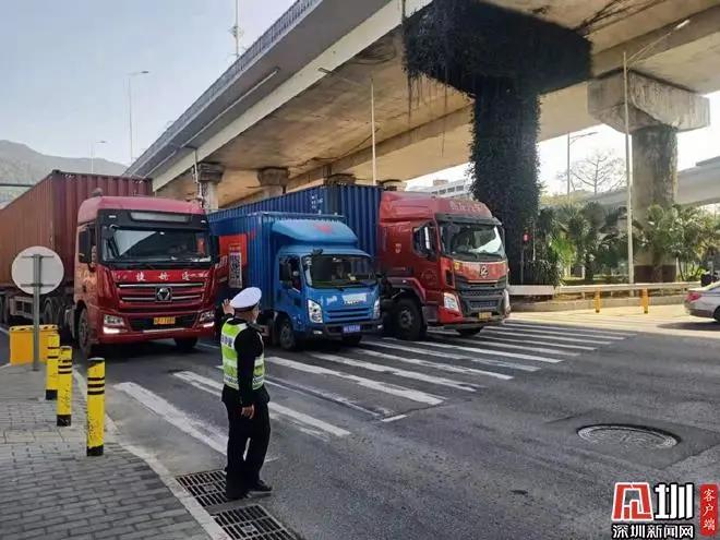 節(jié)前出貨高峰！鹽田碼頭擁堵嚴重！重柜大量積壓！拖車進港通道采取交通管制…