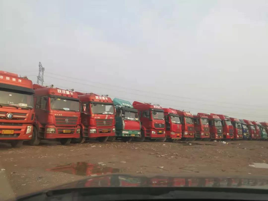 缺箱剛緩解，又沒人運(yùn)了…集卡司機(jī)提前返鄉(xiāng)過年，上海港、寧波港集卡運(yùn)力銳減  