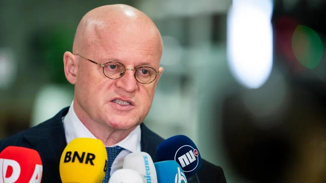 荷蘭內(nèi)戰(zhàn)爆發(fā)？超10城暴亂：縱火、搶劫、襲警、火燒新冠檢測站！恐將持續(xù)數(shù)周！