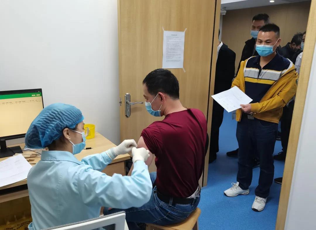 深圳首批國(guó)際航行船舶船員集中接種新冠疫苗