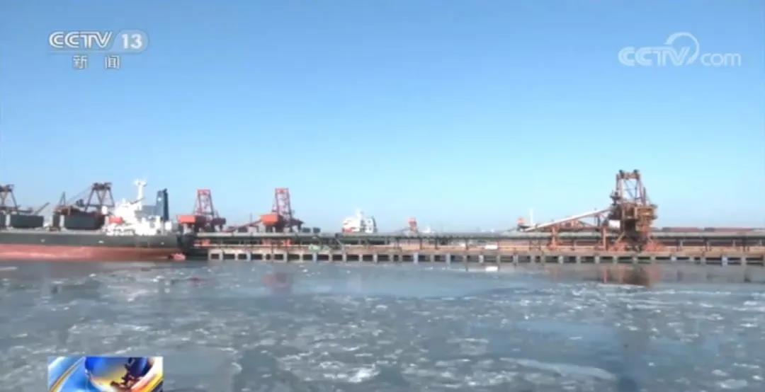 讓我們通過(guò)一艘“冰雕船”，來(lái)看看現(xiàn)在船到北方港口到底有多冷  