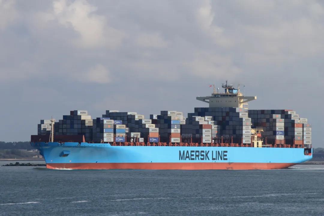 搶訂一空！英國最低1.6萬$！2月船公司加征美線1000美元GRI，溢價附加費使運費創(chuàng)下新高！