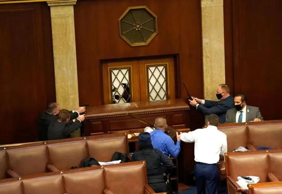 華盛頓暴亂實施宵禁！美國國會“陷落”！特朗普發(fā)話：絕不承認敗選?