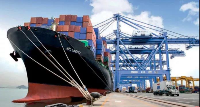 “死亡擁堵”！船舶到港1個(gè)月才能卸貨！一個(gè)貨柜運(yùn)到內(nèi)陸20公里就需花費(fèi)4000美元