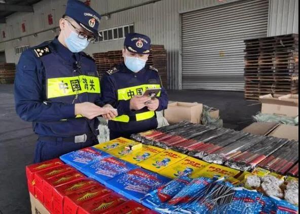 偽報(bào)72噸“炸藥”的3個(gè)集裝箱正準(zhǔn)備出運(yùn)被海關(guān)截獲！貨代貨主誰之過？