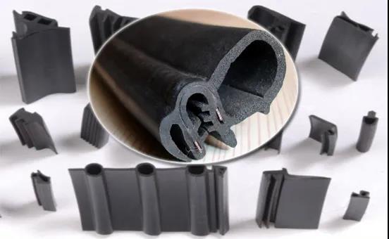 美國商務(wù)部將58家中國企業(yè)列入實(shí)體清單；中國對(duì)美相關(guān)商品征收220%重稅！