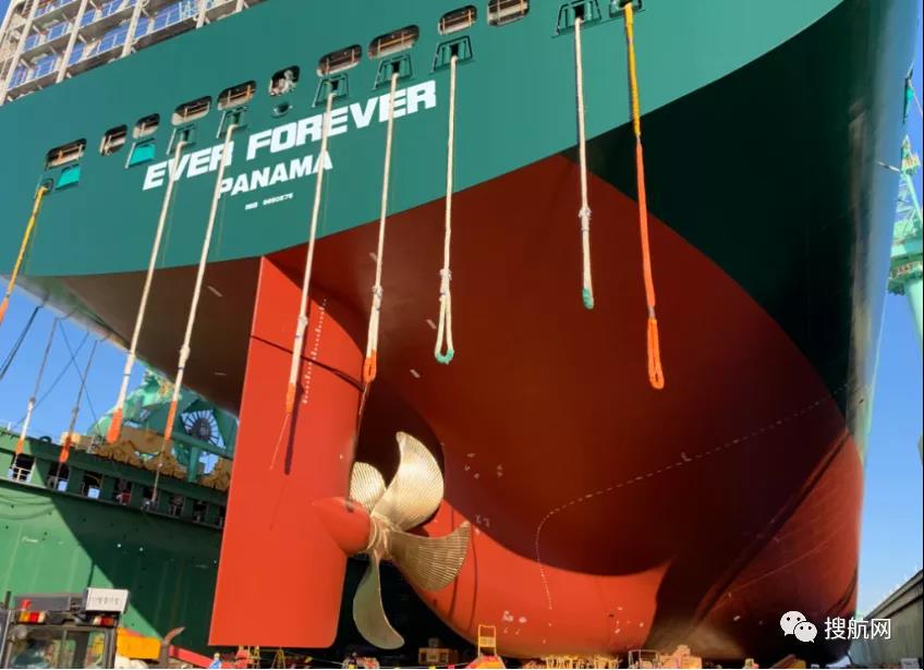 抓住當(dāng)前高運(yùn)價(jià)，長榮2艘12000TEU箱船交付，陽明第六艘2800TEU級箱船命名交付