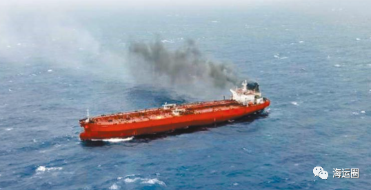 一油輪山東卸貨后，駛往新加坡途中機(jī)艙著火，船員一度棄船