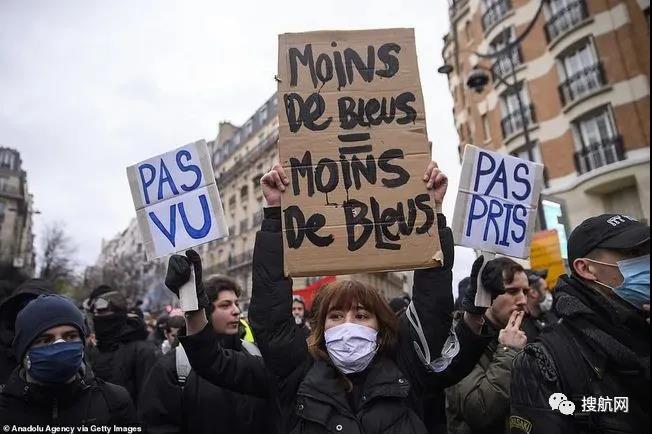 法國(guó)突發(fā)大型暴亂！5萬(wàn)人沖上街頭打砸搶燒，銀行遭洗劫一空，場(chǎng)面混亂