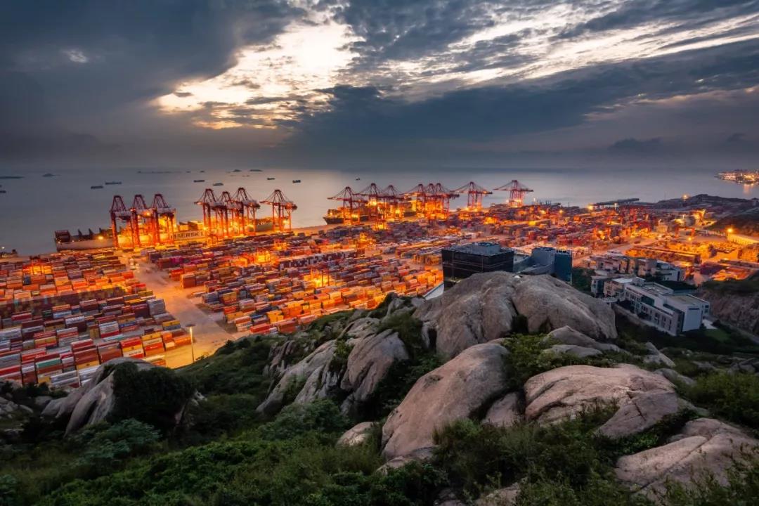 上海港年集裝箱吞吐量第四次站上4000萬TEU
