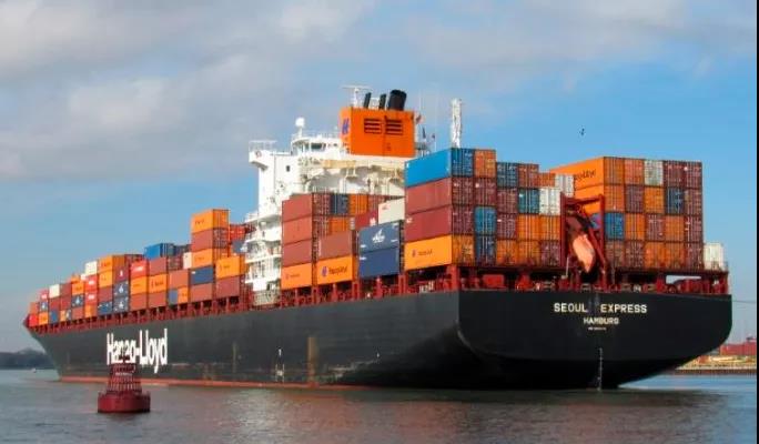 英國港口持續(xù)擁堵幾個月！船公司相繼停航、收取額外附加費