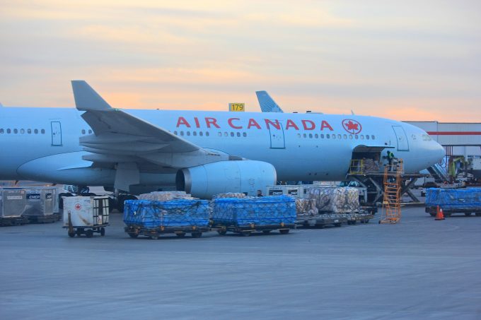 海運運價高漲和缺柜將更多貨代推向空運，航空公司加碼組建貨機擴大貨運業(yè)務(wù)