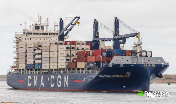事故丨達(dá)飛一艘集裝箱船撞上泊位；一艘貨船擱淺船體傾斜 集裝箱被水浸泡