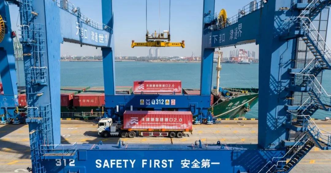 天津港攻克集裝箱碼頭自動(dòng)化改造世界難題！