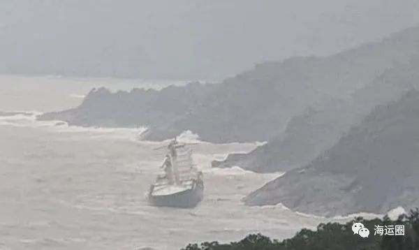 “鬼船”？越南海域發(fā)現(xiàn)一遺棄集裝箱船，船體斷裂，船員生死存疑……